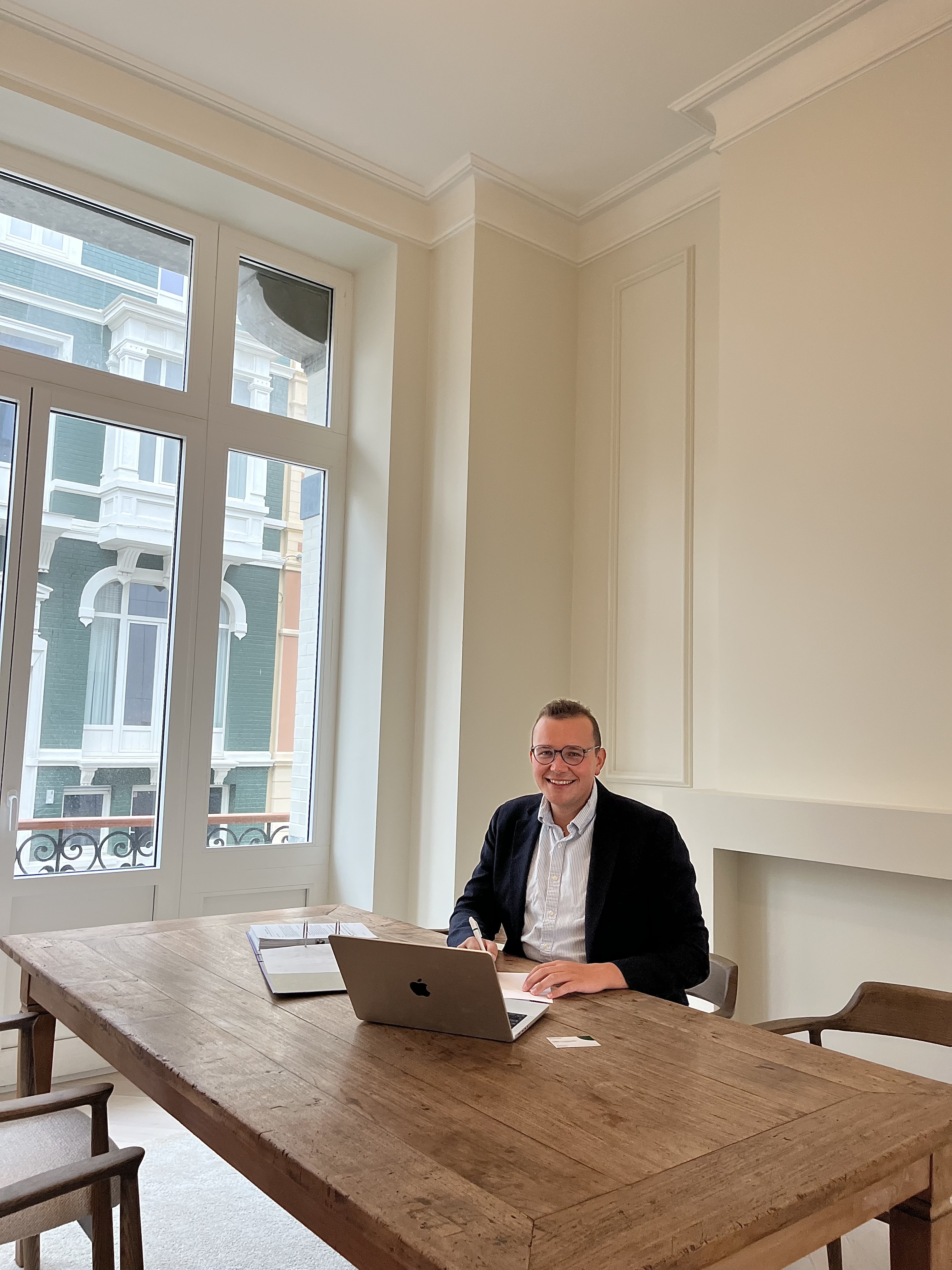 Nova Credit advisor at the table